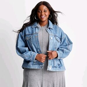 NWT Medium Wash Oversized Barrel Sleeve Denim Jacket Size 2X